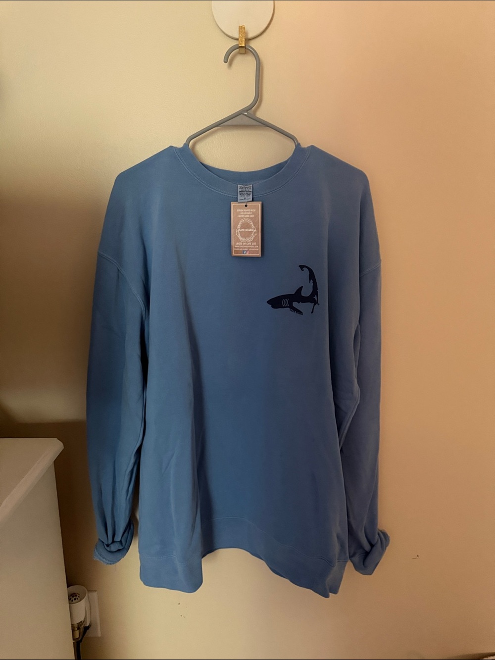 Cape shark crew neck